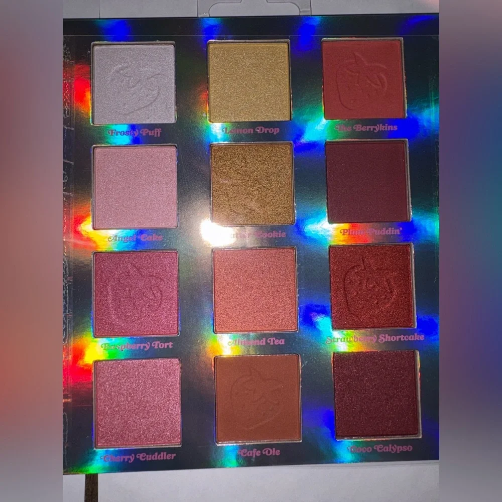 Strawberry Shortcake Eyeshadow Palette with Double Door and Double Mirrors